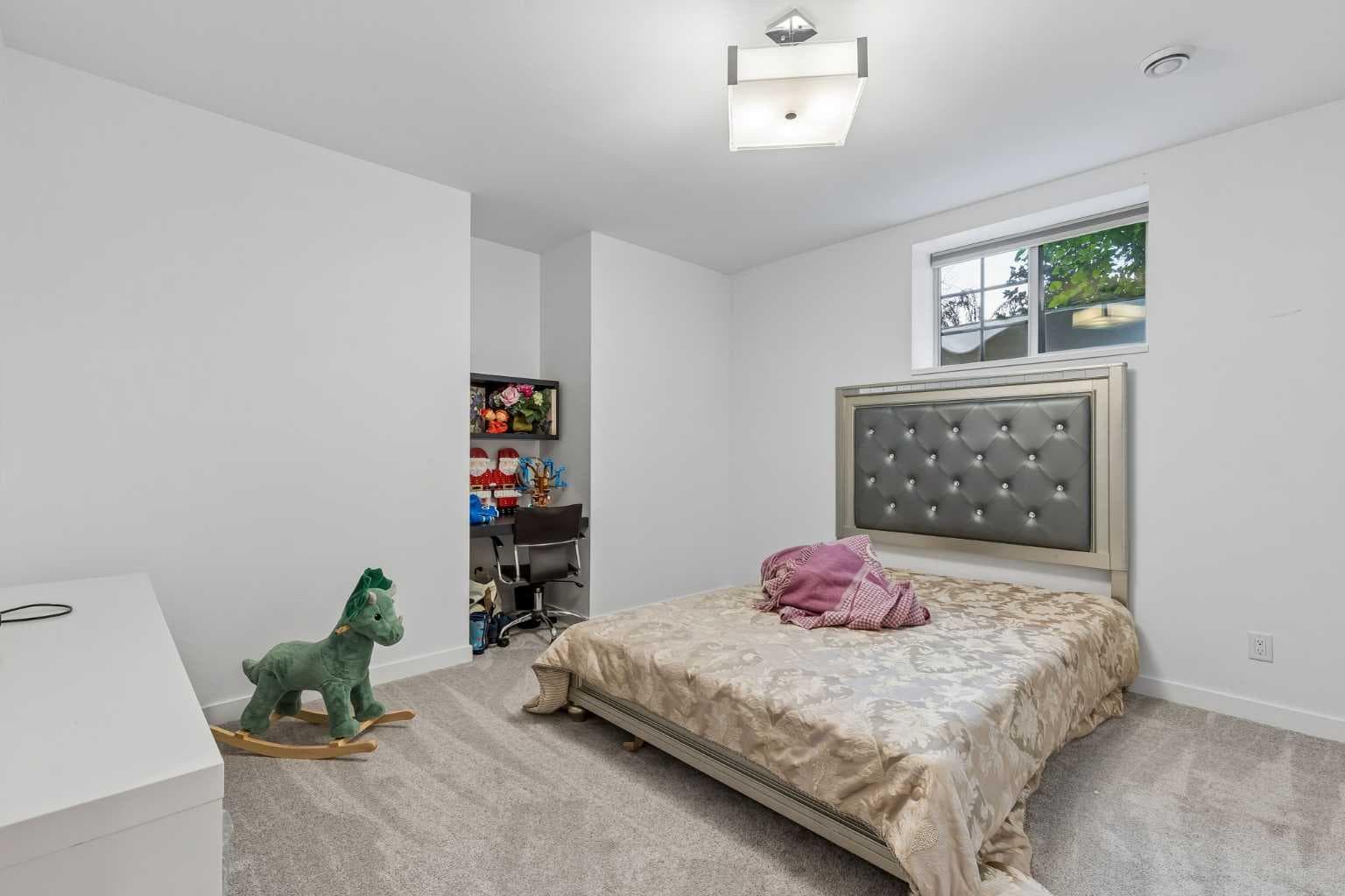 5 Mary Dover Drive SW