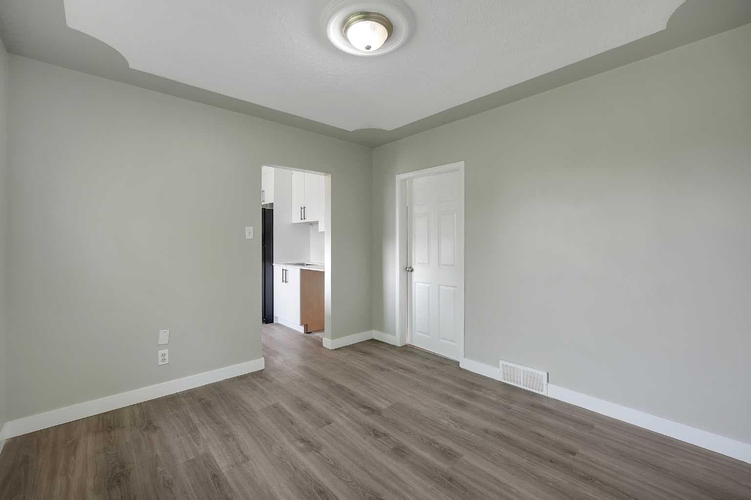 1506 36 Street SE