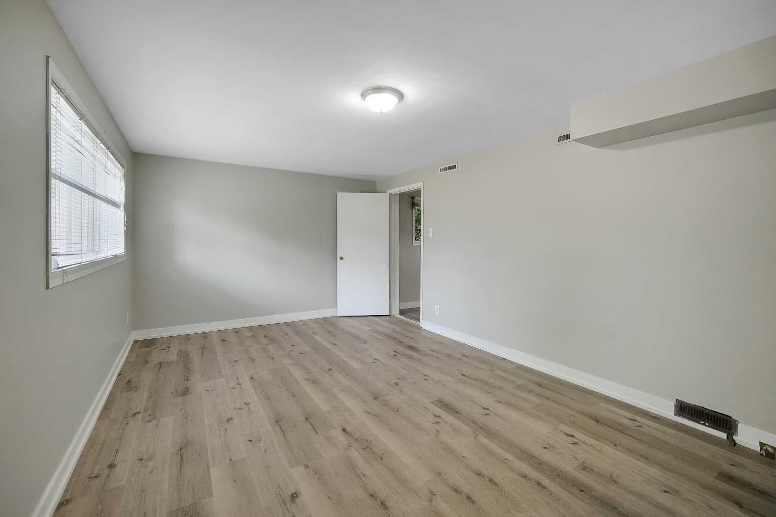 1506 36 Street SE