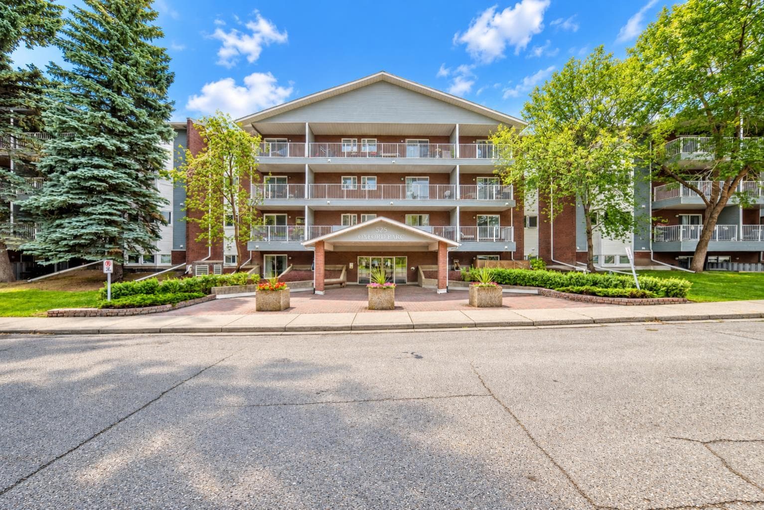 1P, 525 56 Avenue SW