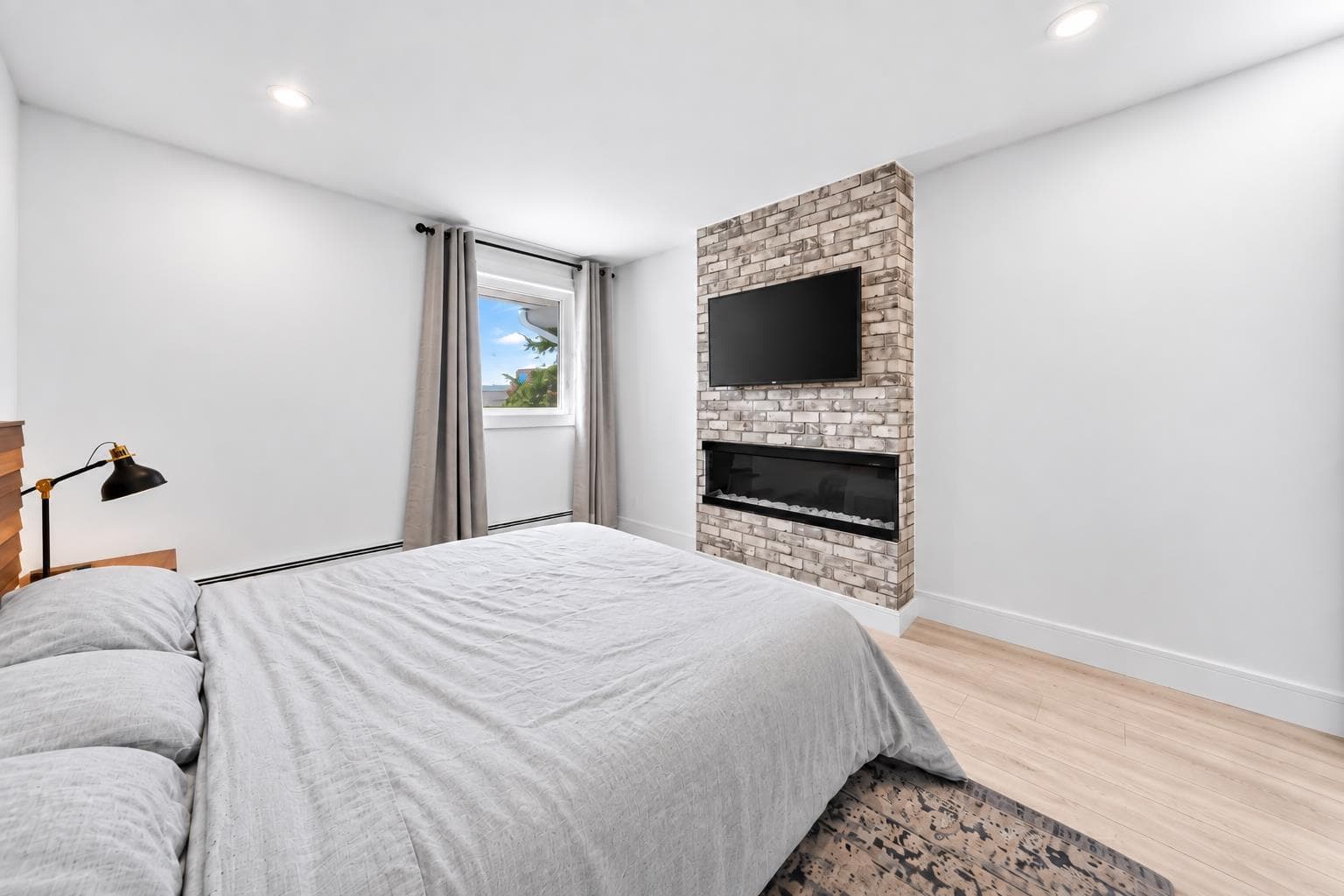 1P, 525 56 Avenue SW