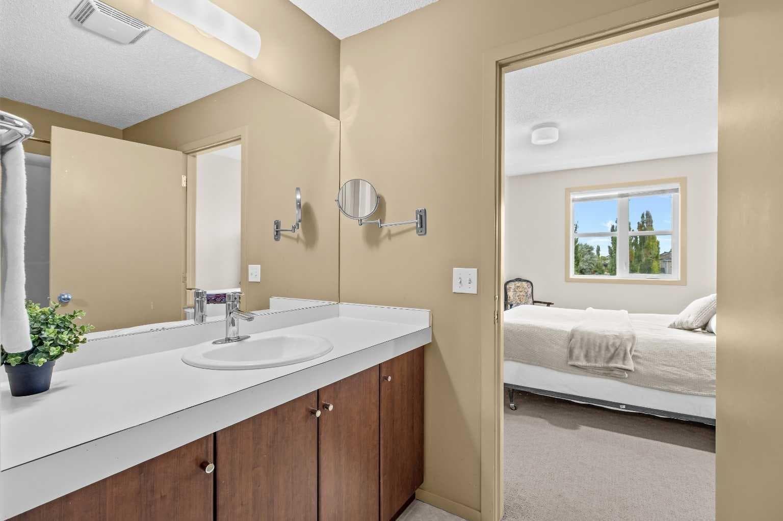 280 Copperstone Cove SE