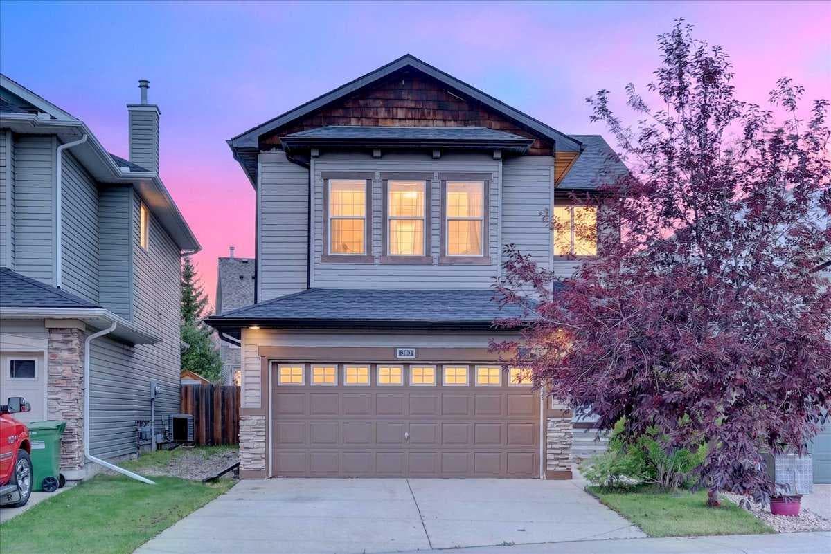 380 Royal Oak Heights NW