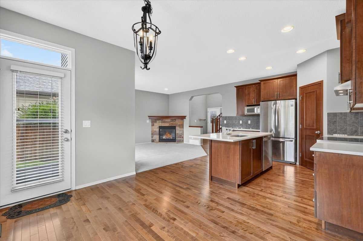 380 Royal Oak Heights NW