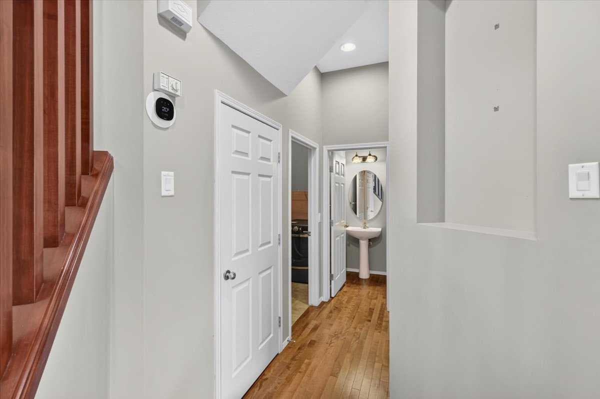 380 Royal Oak Heights NW