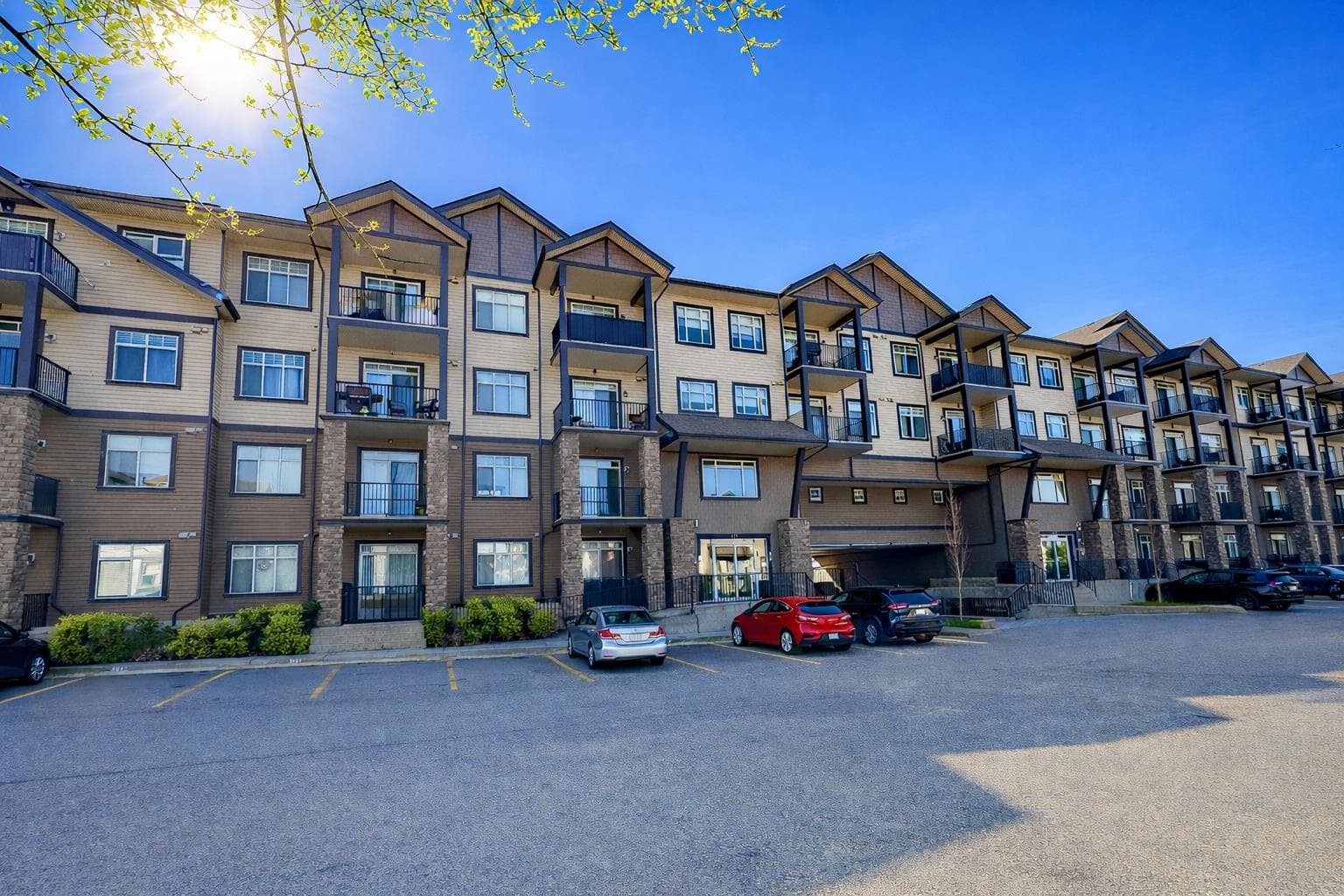 311, 117 Copperpond Common SE