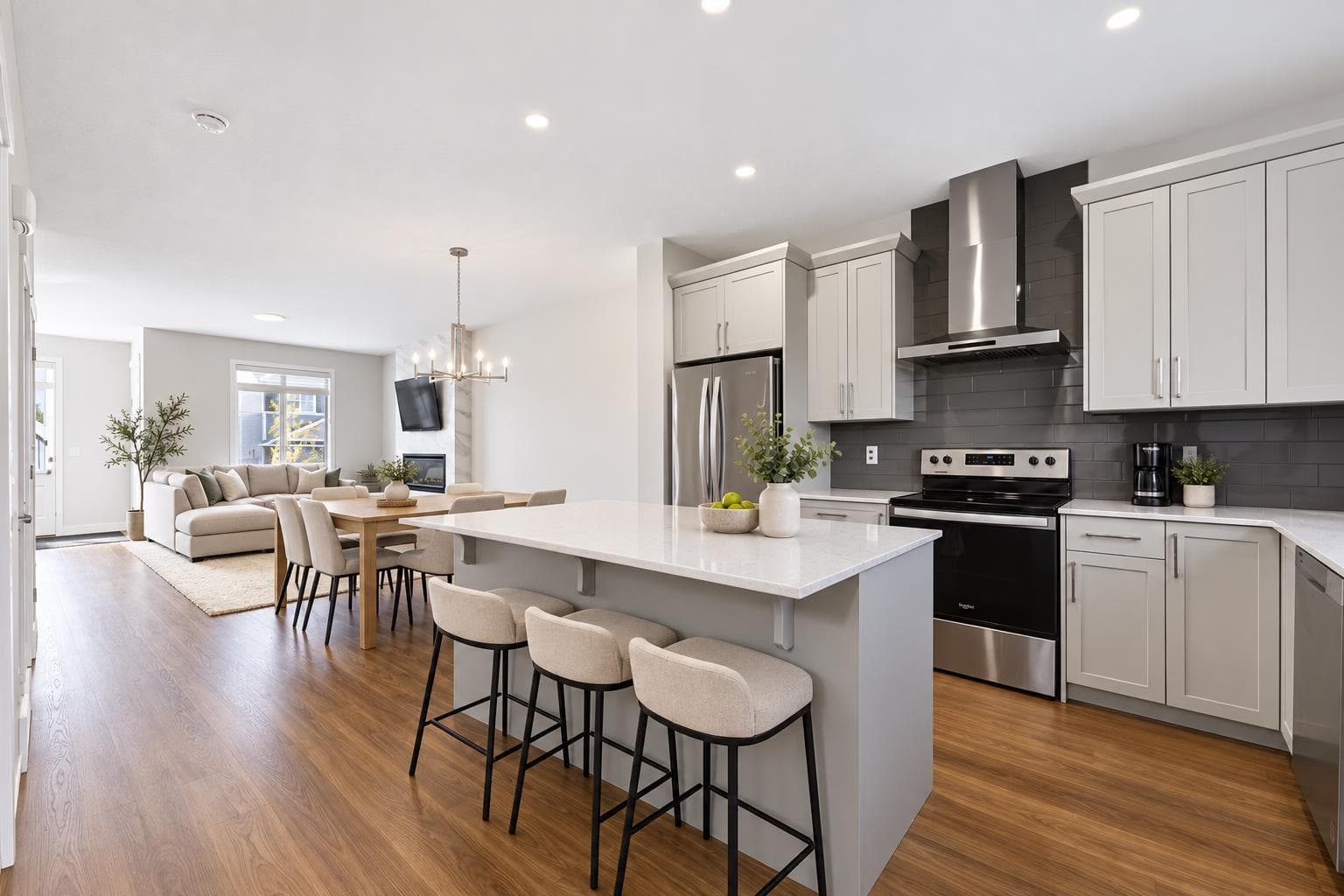 10 Lucas Close NW