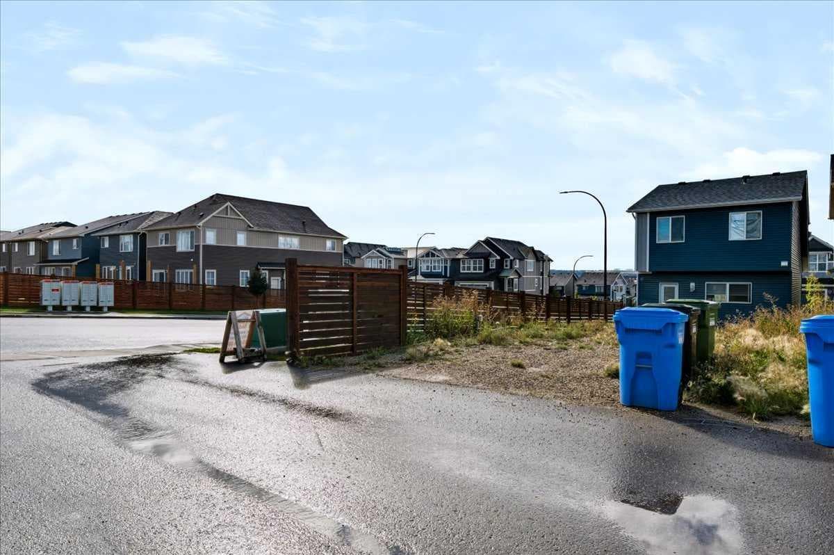 10 Lucas Close NW