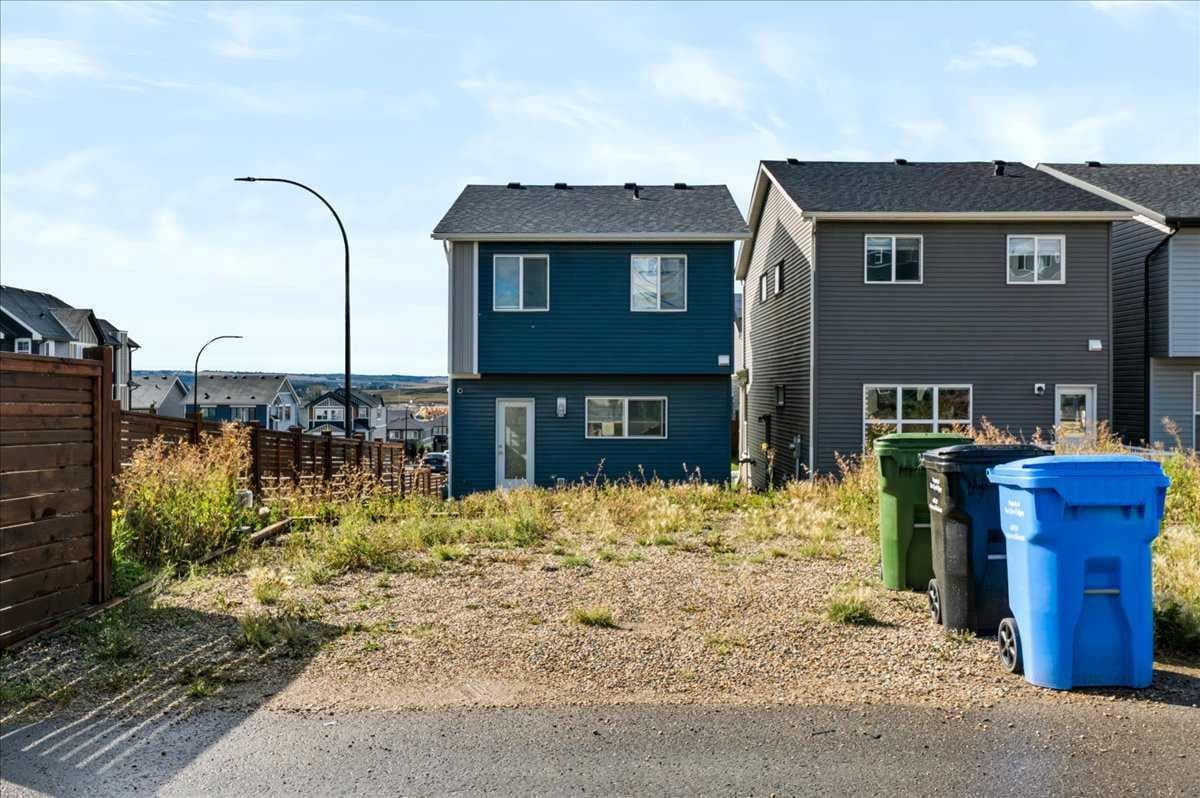 10 Lucas Close NW