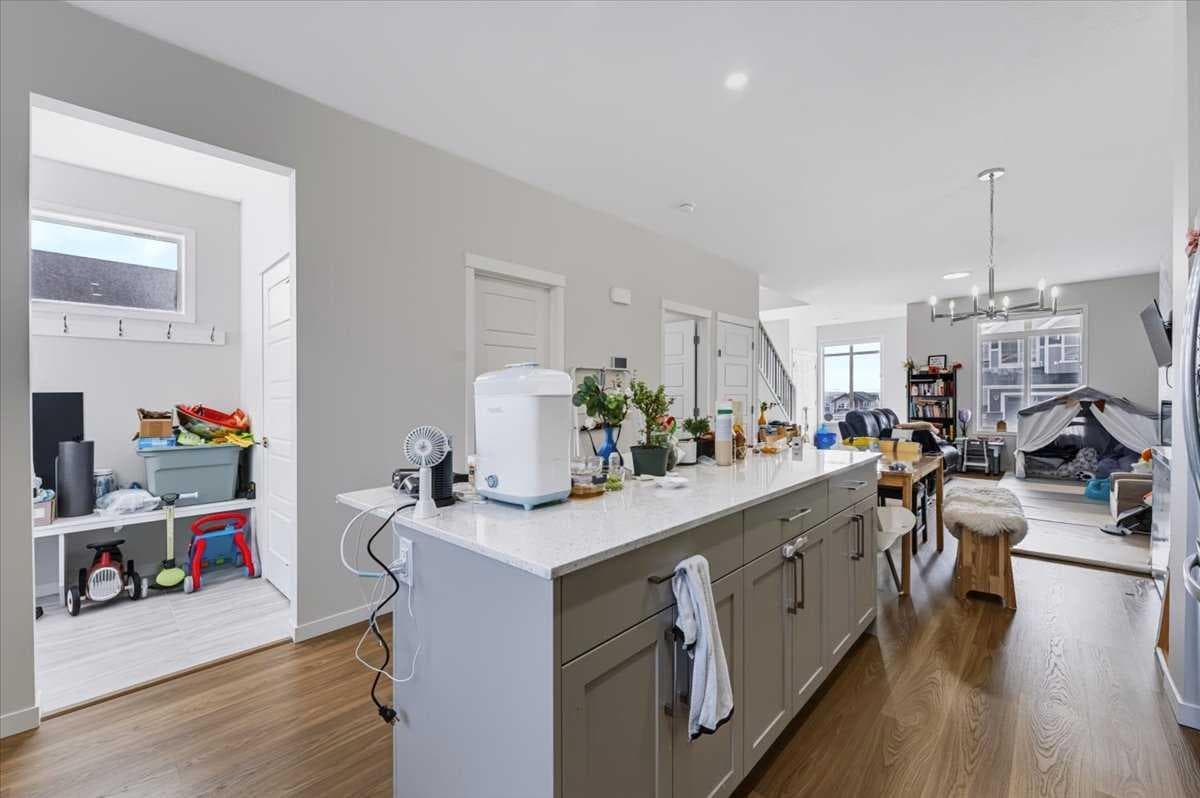 10 Lucas Close NW
