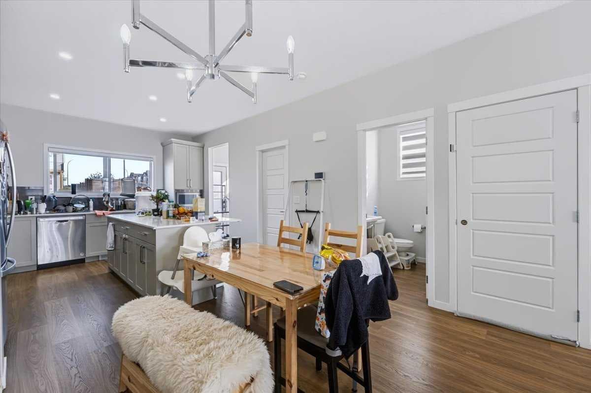 10 Lucas Close NW