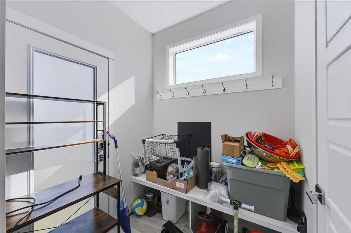 10 Lucas Close NW