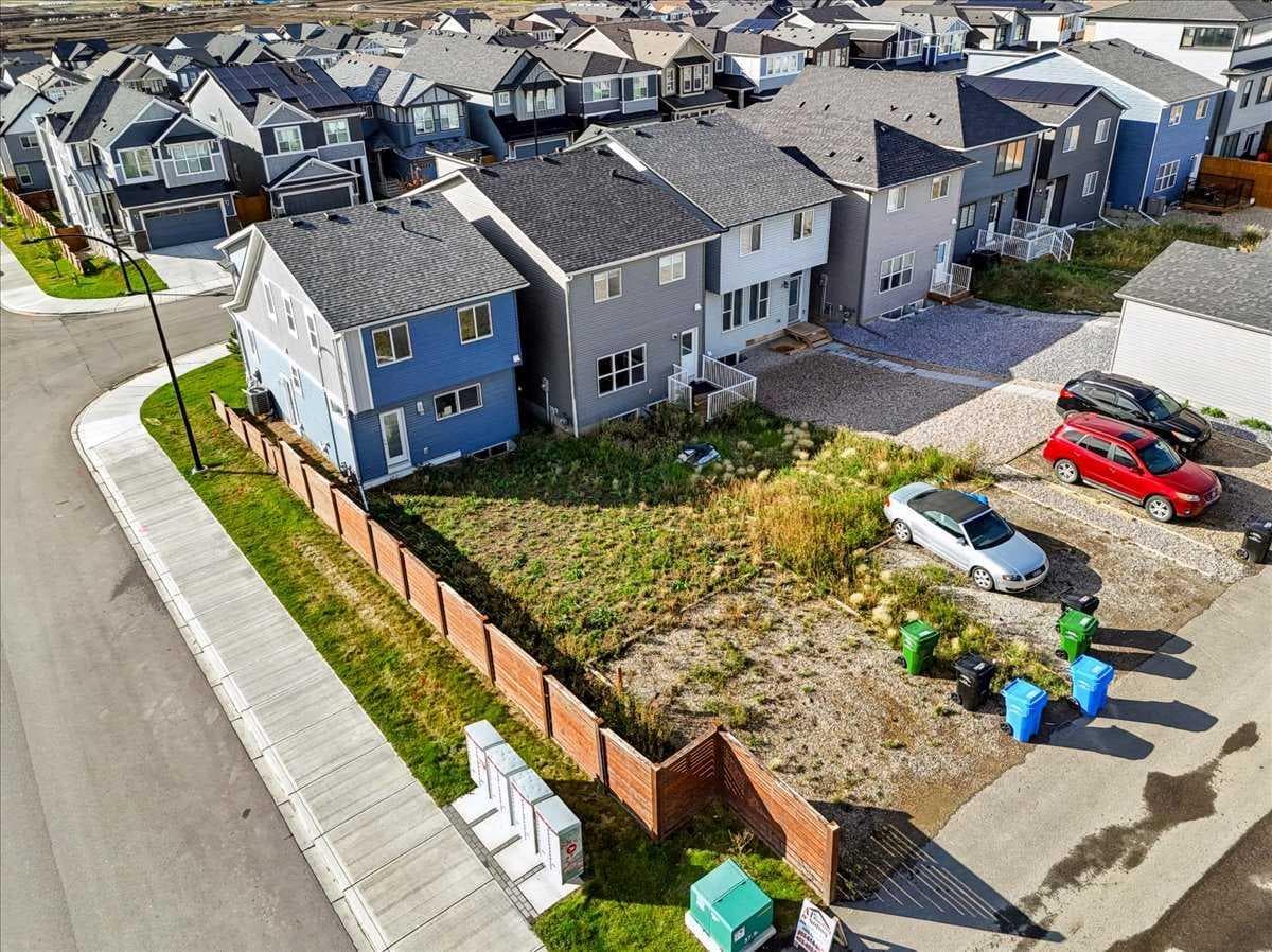 10 Lucas Close NW