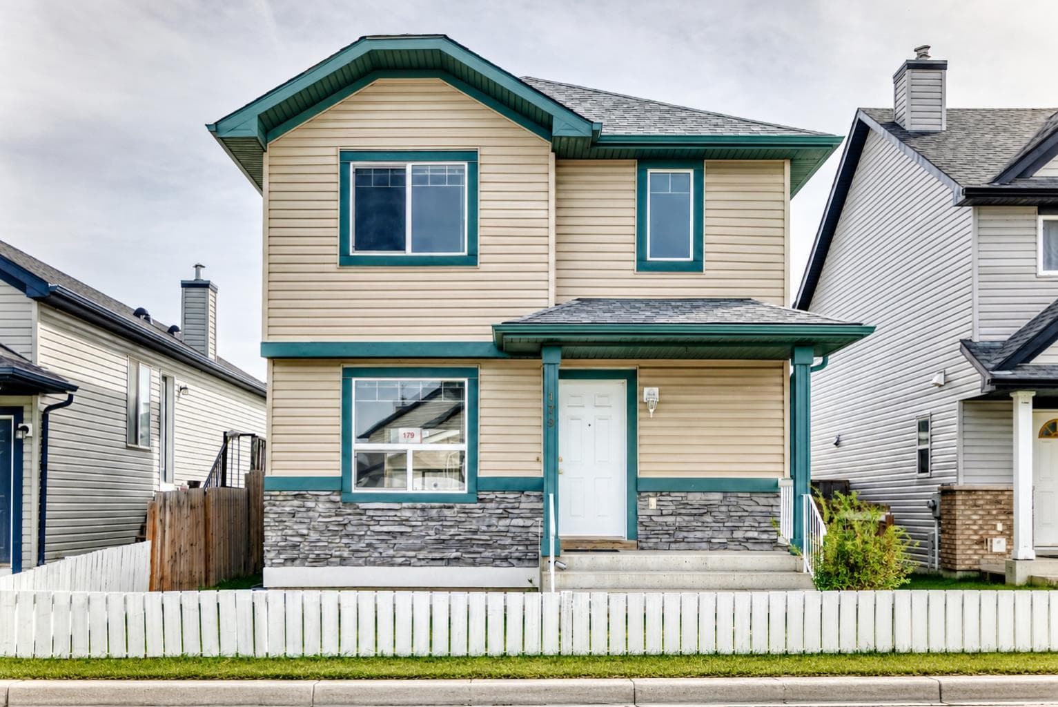 179 Saddlemead Green NE