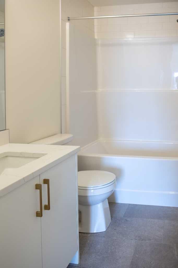 1204, 47 Creekview Gardens SW
