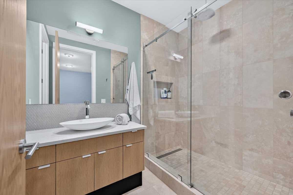 251100 Welland Way 