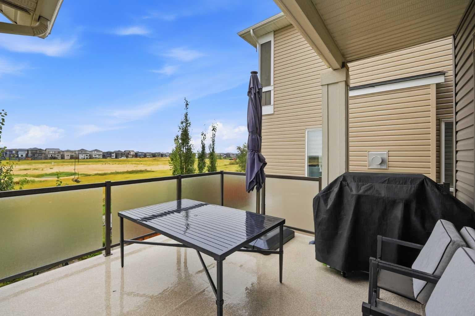 288 Corner Meadows Manor NE