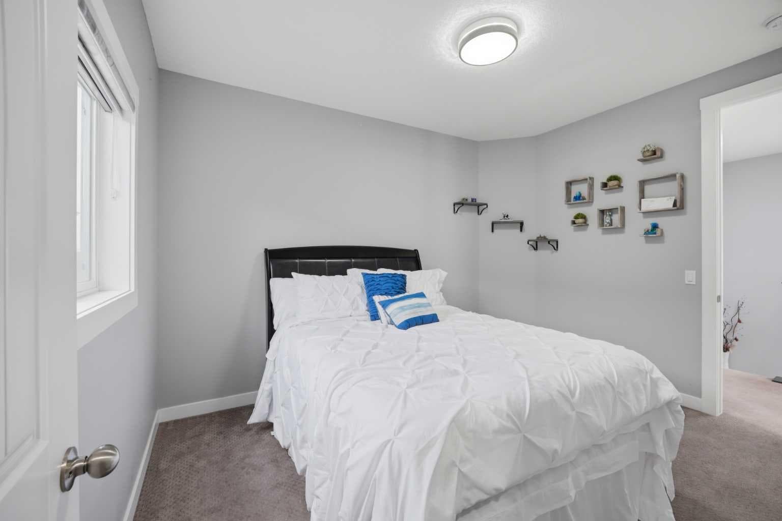 288 Corner Meadows Manor NE