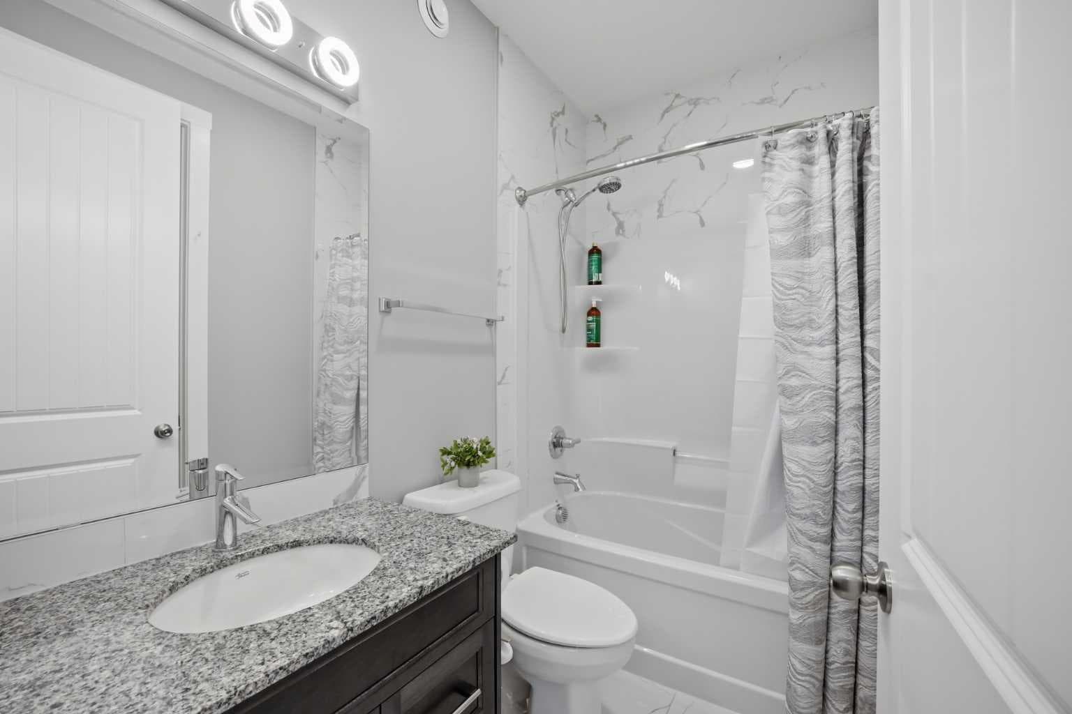 288 Corner Meadows Manor NE