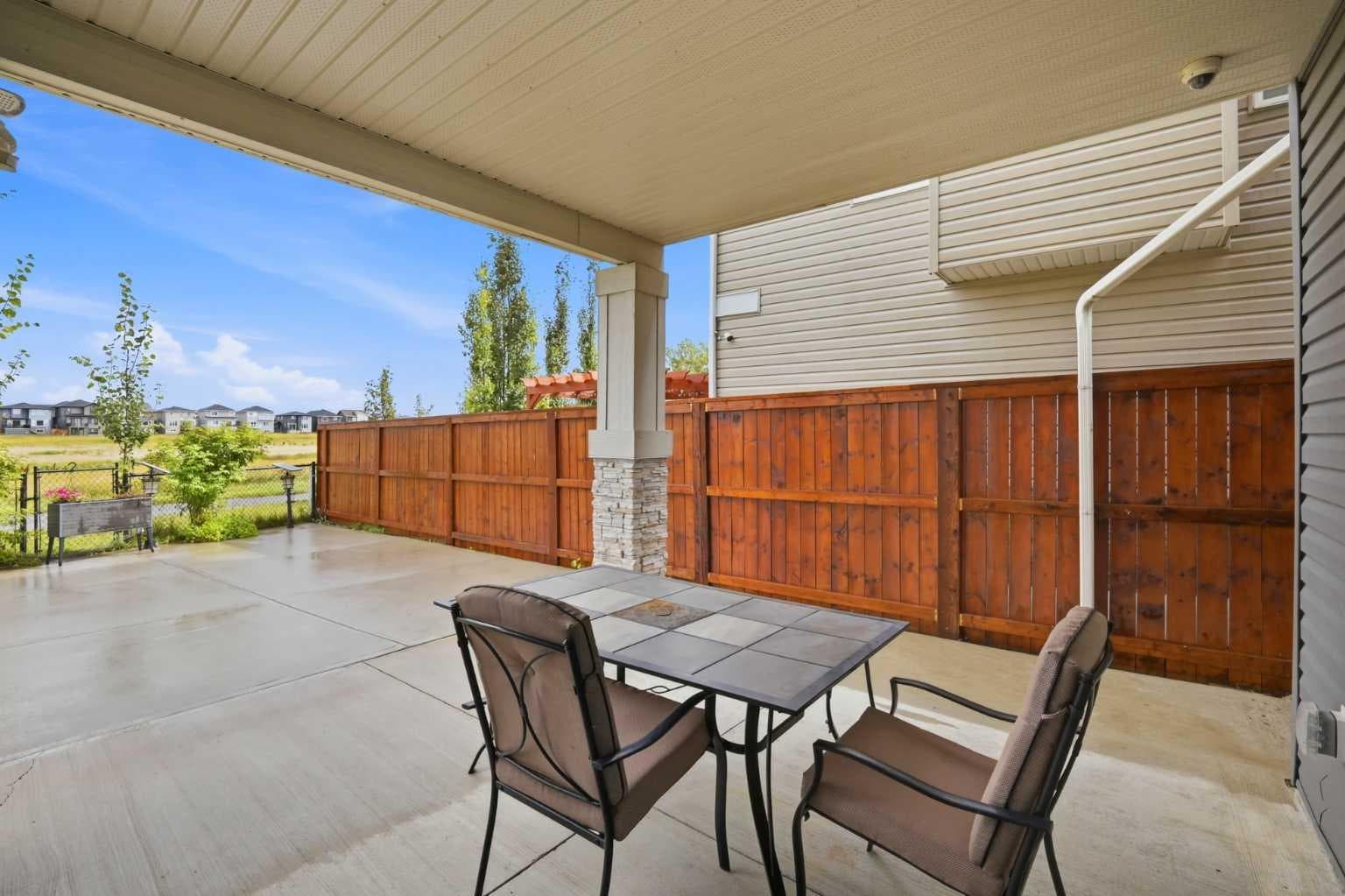 288 Corner Meadows Manor NE