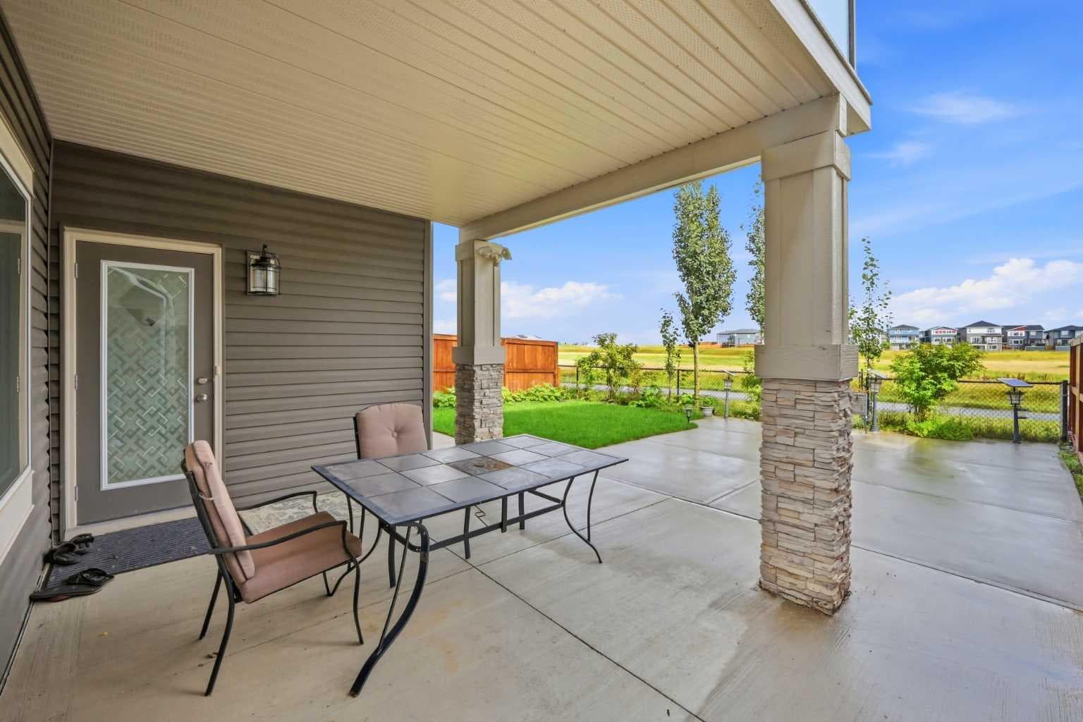 288 Corner Meadows Manor NE
