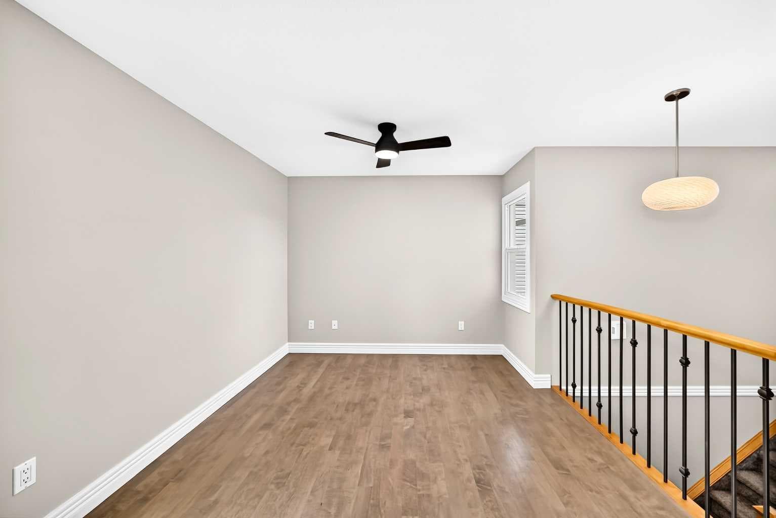 225, 33 Glamis Green SW