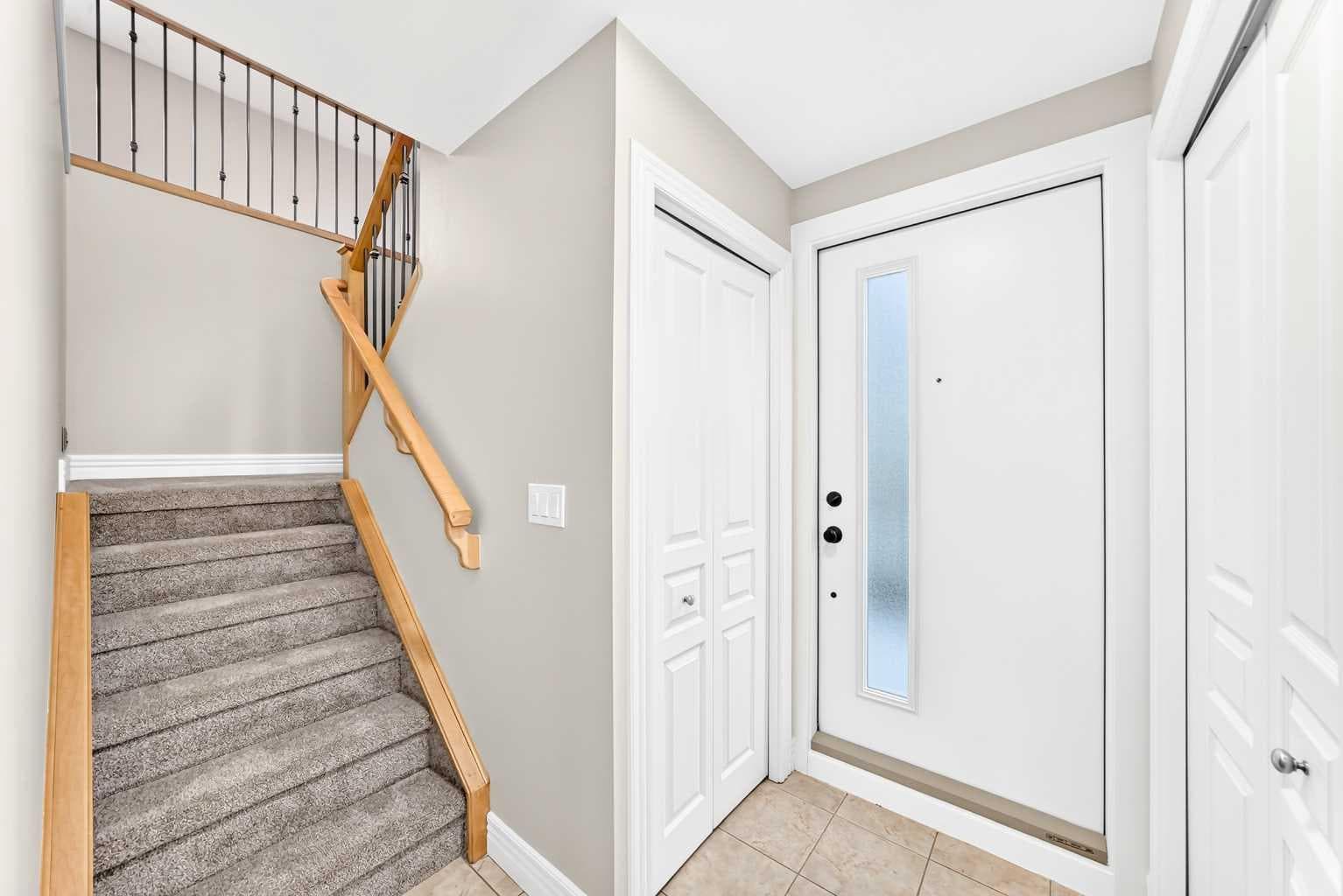 225, 33 Glamis Green SW