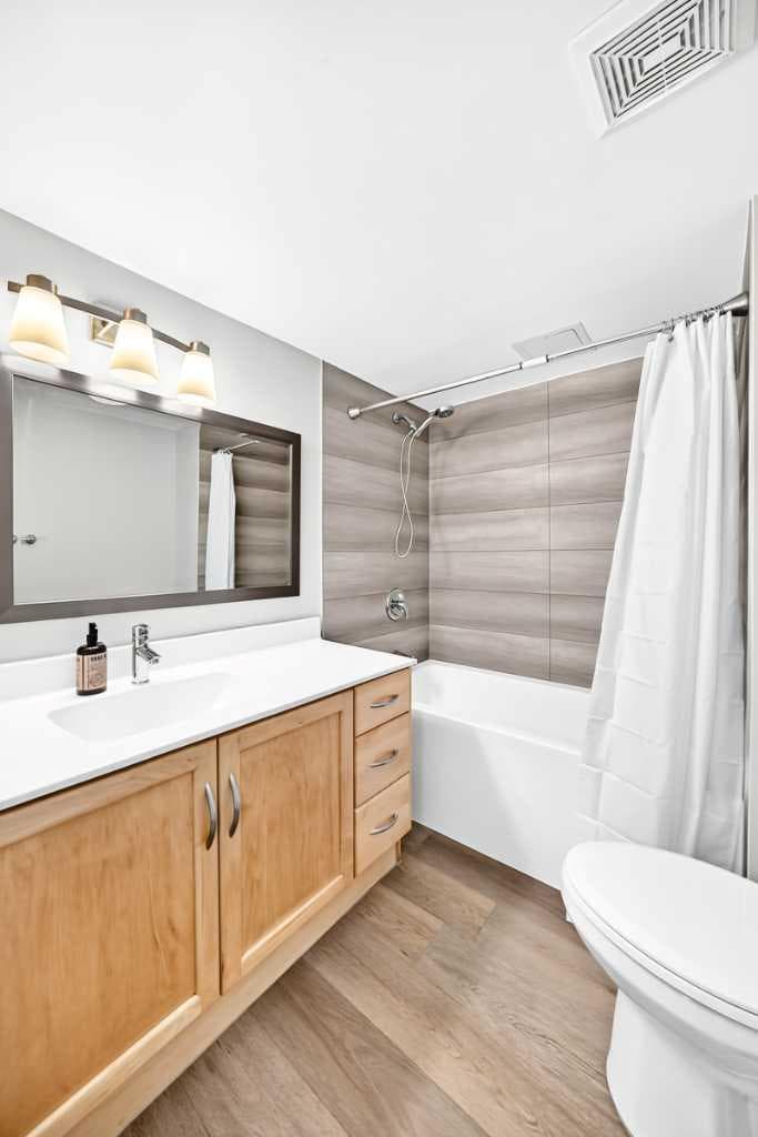 225, 33 Glamis Green SW