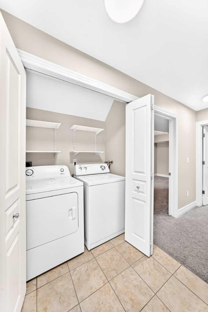 225, 33 Glamis Green SW
