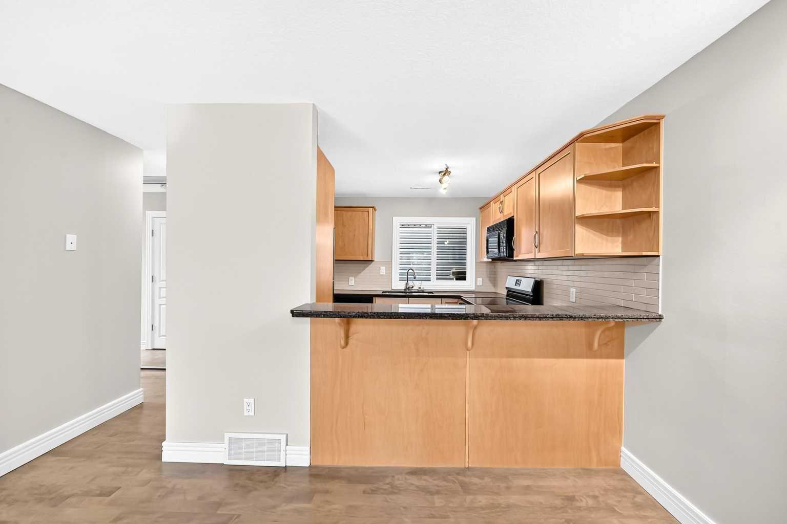 225, 33 Glamis Green SW