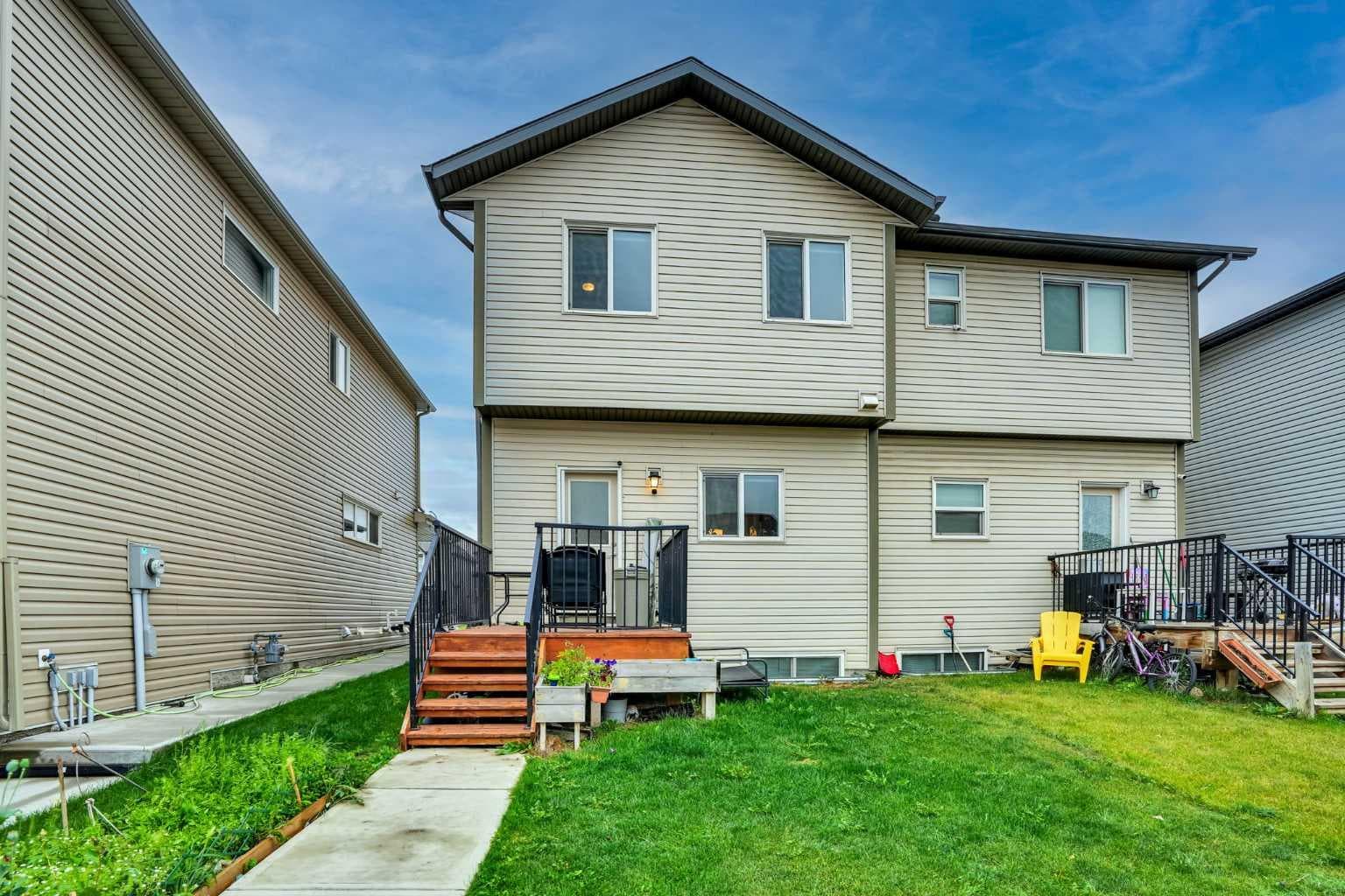 40 Cornerbrook Gate NE