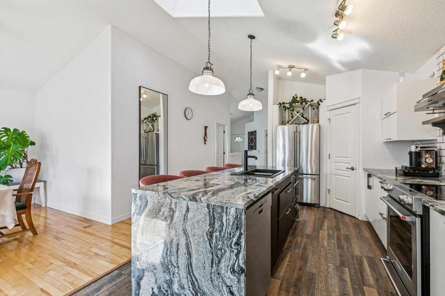 48 West Springs Way SW