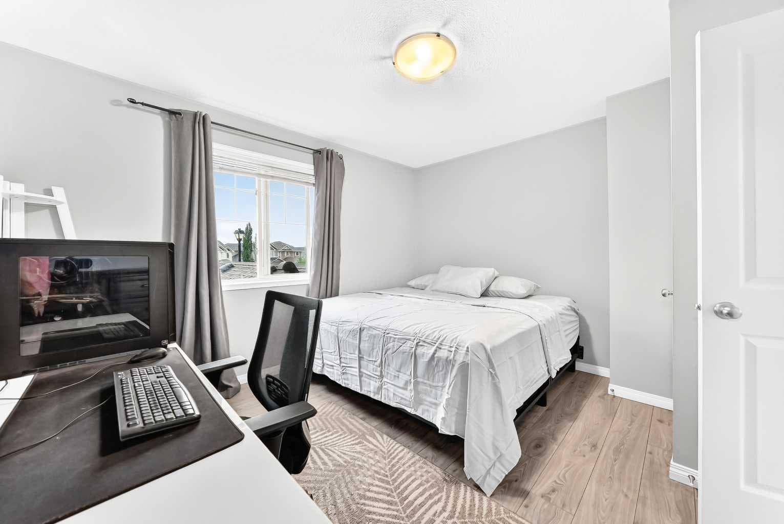 14 Bayside Park SW