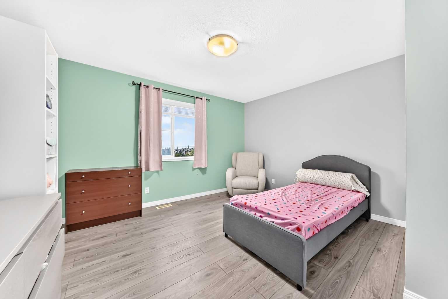 14 Bayside Park SW
