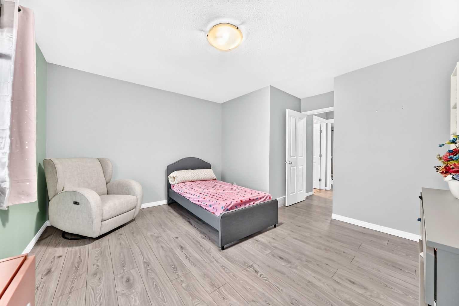 14 Bayside Park SW