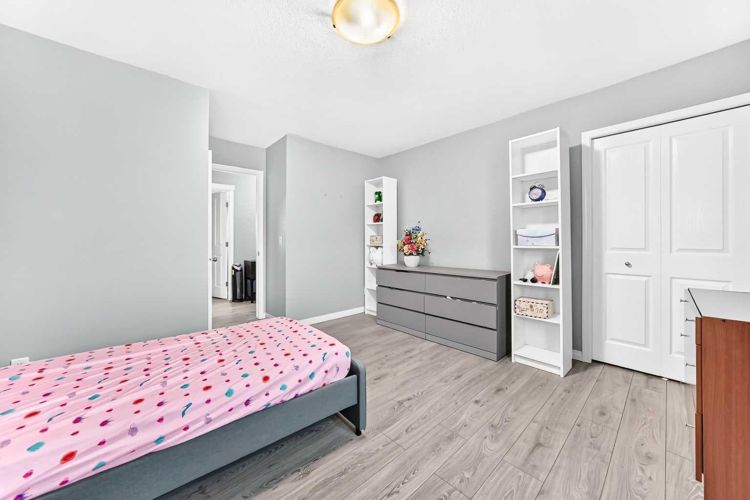 14 Bayside Park SW