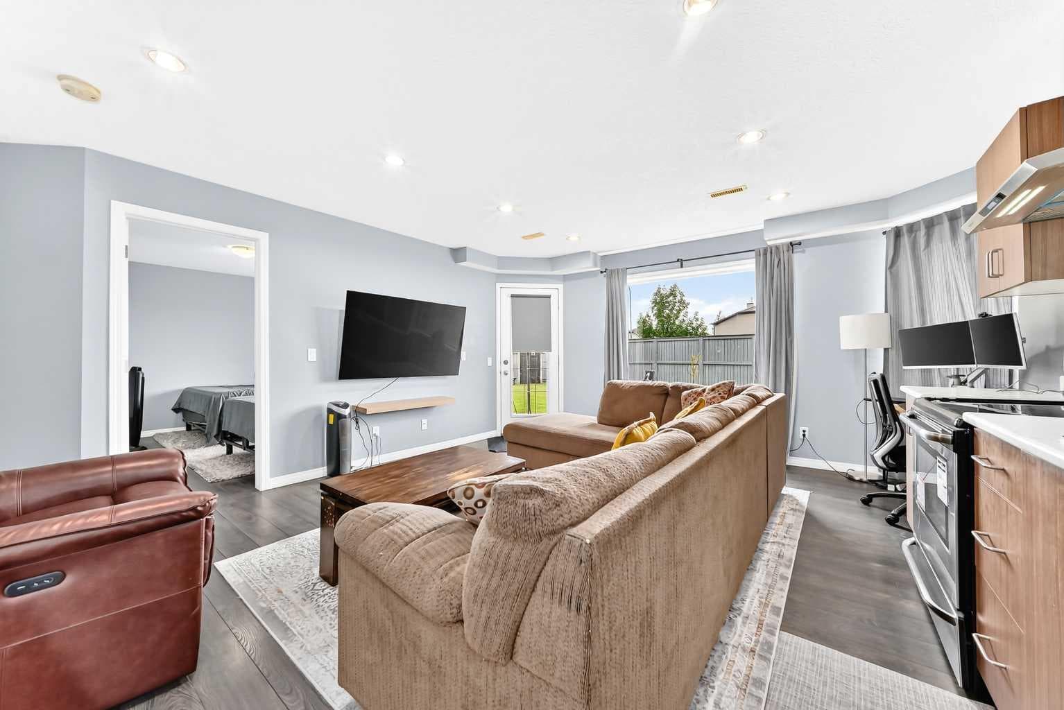 14 Bayside Park SW