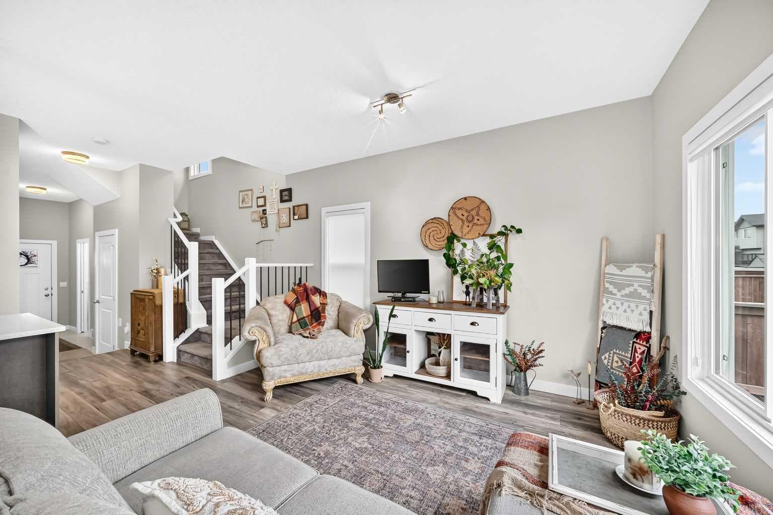 135 Reunion Loop NW