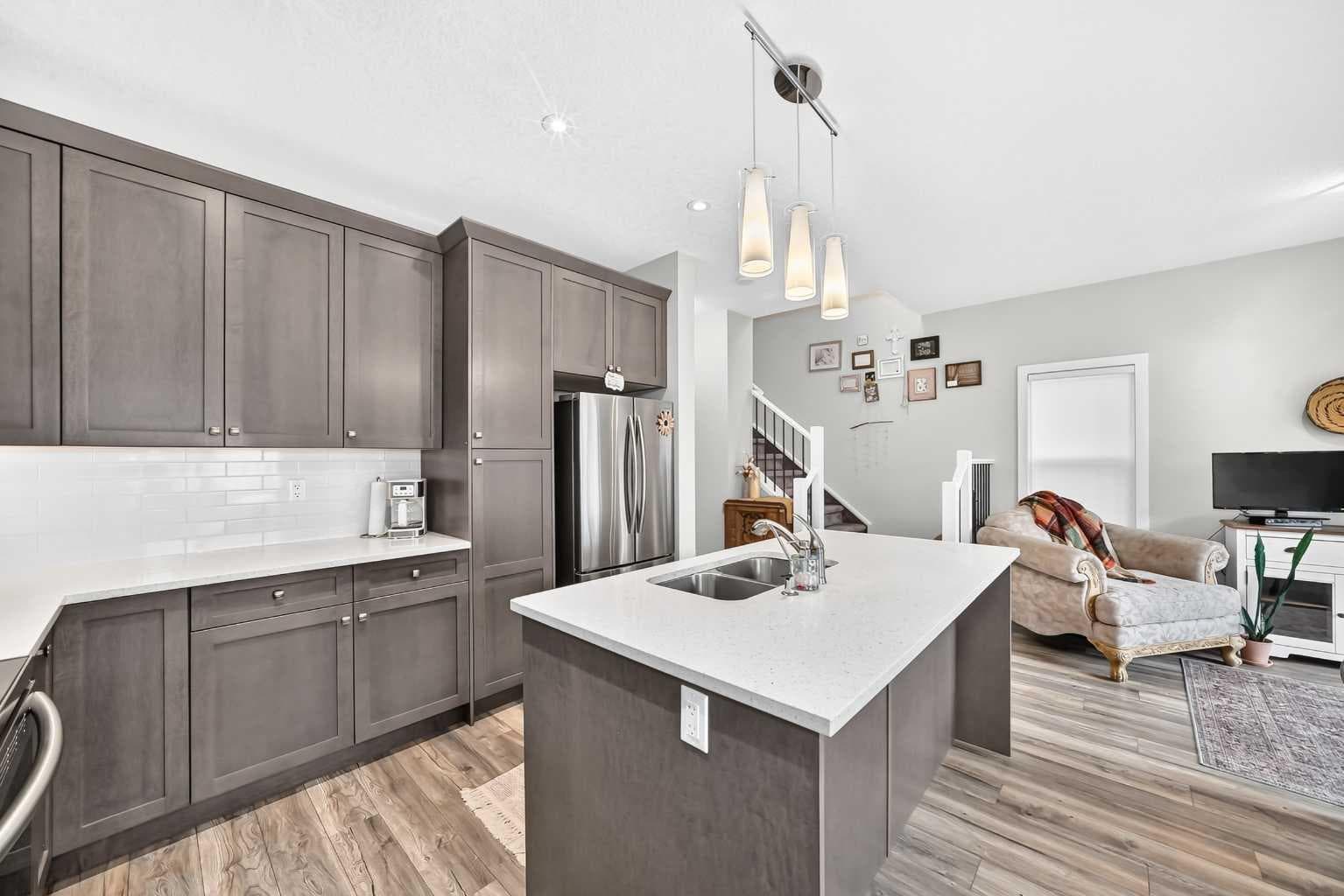 135 Reunion Loop NW