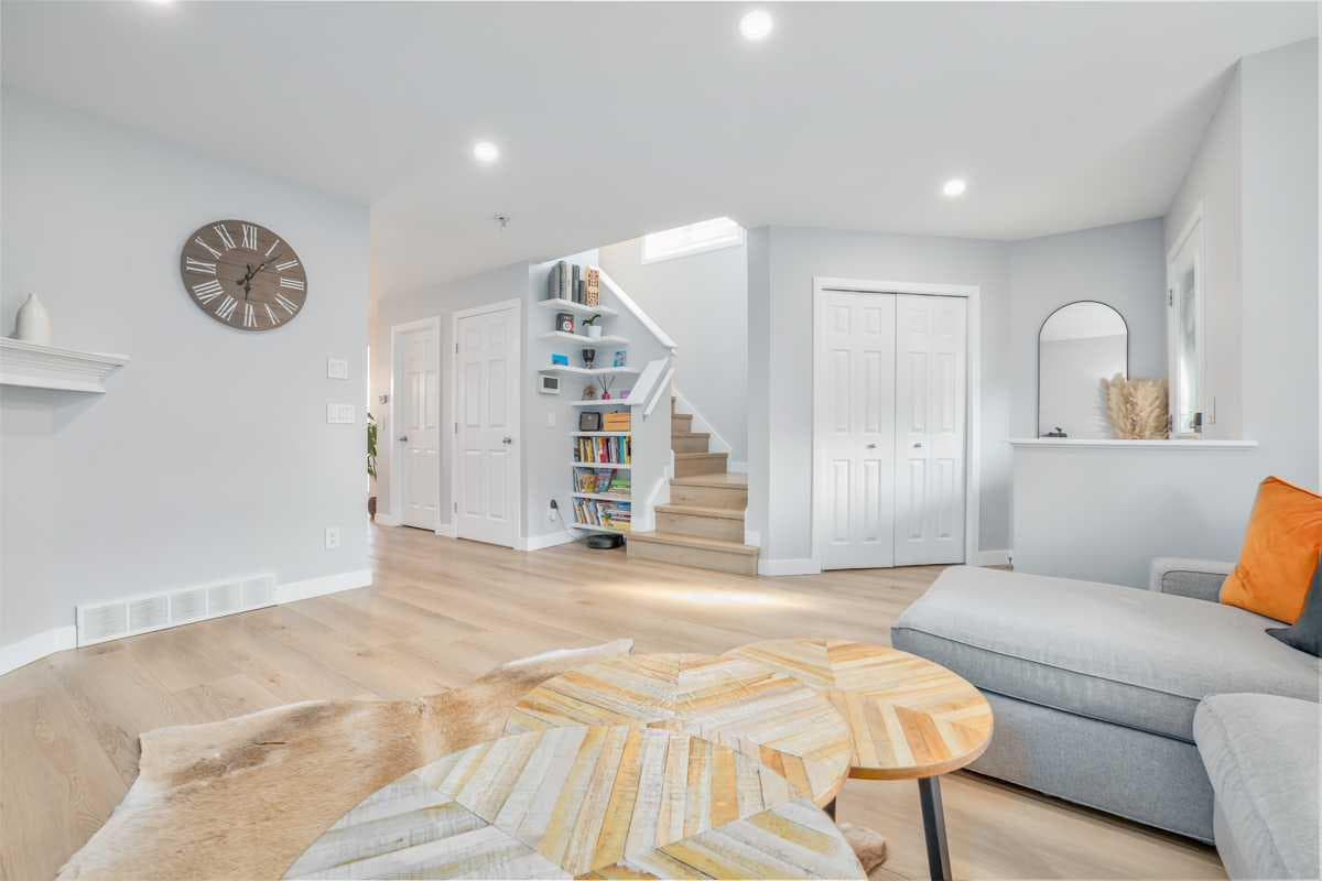28 Copperfield Heath SE