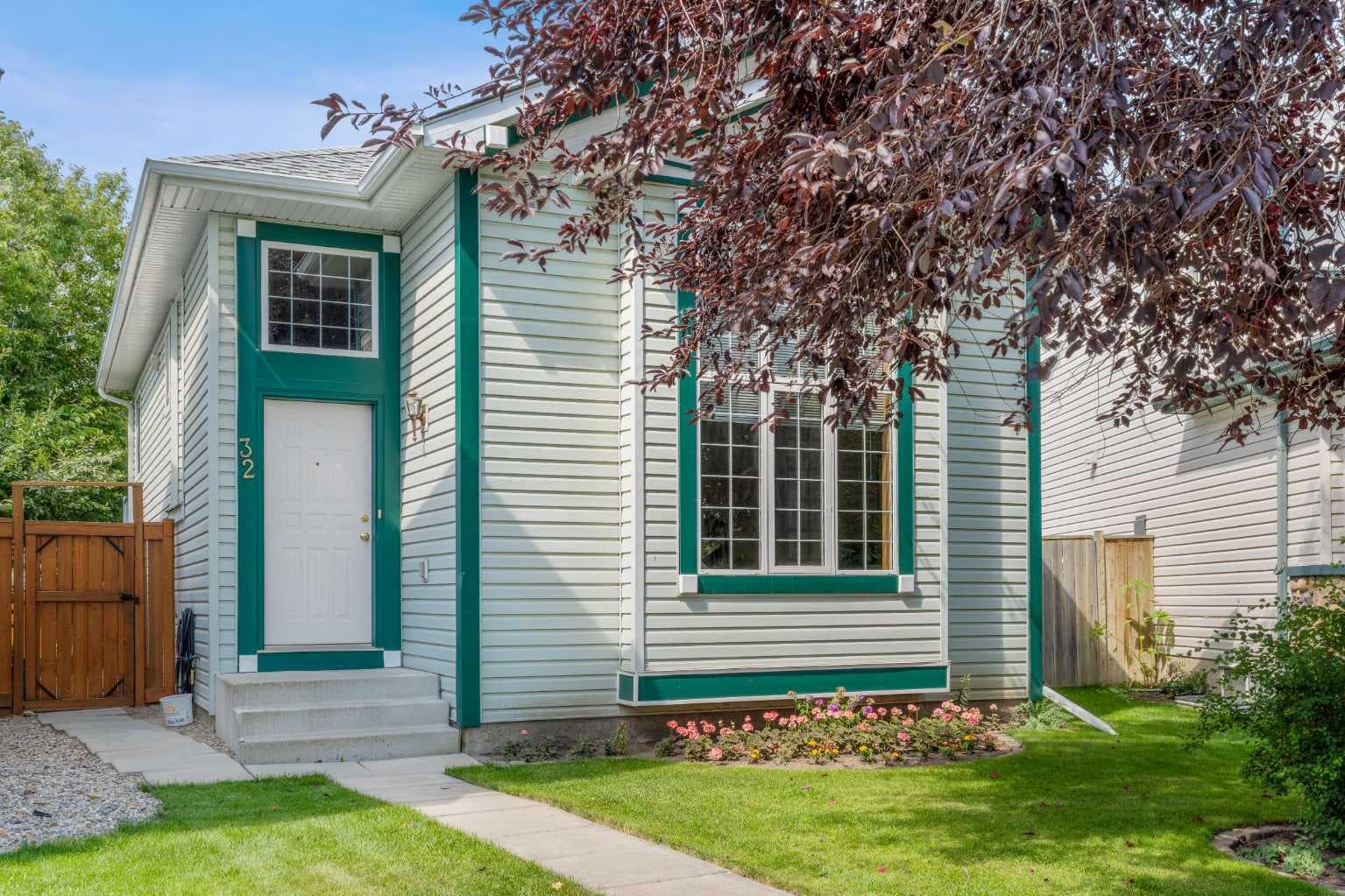 32 Country Hills Mews NW