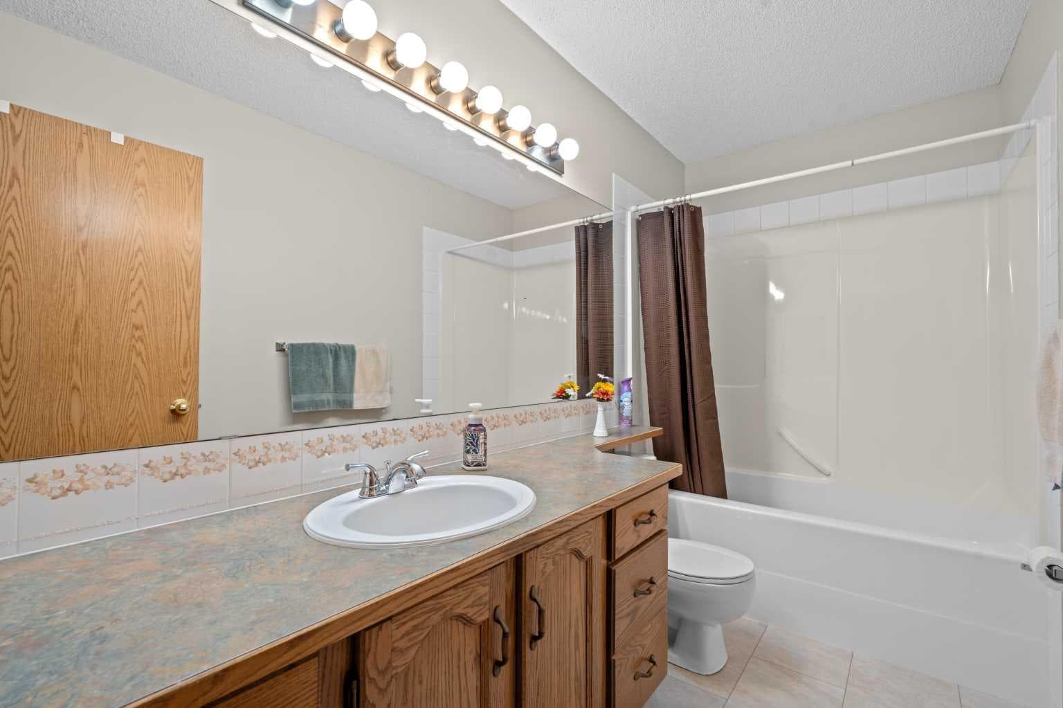 32 Country Hills Mews NW