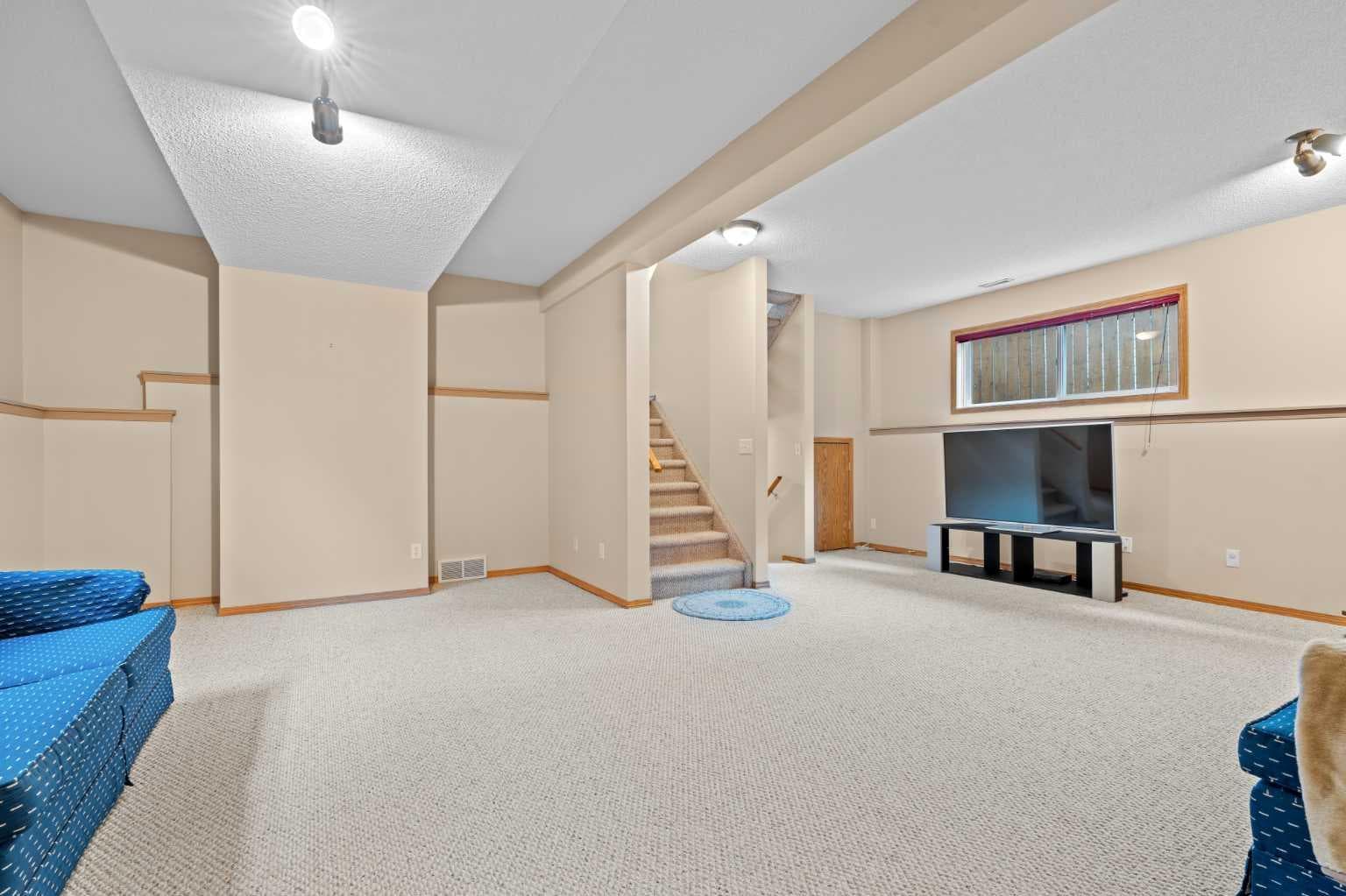 32 Country Hills Mews NW