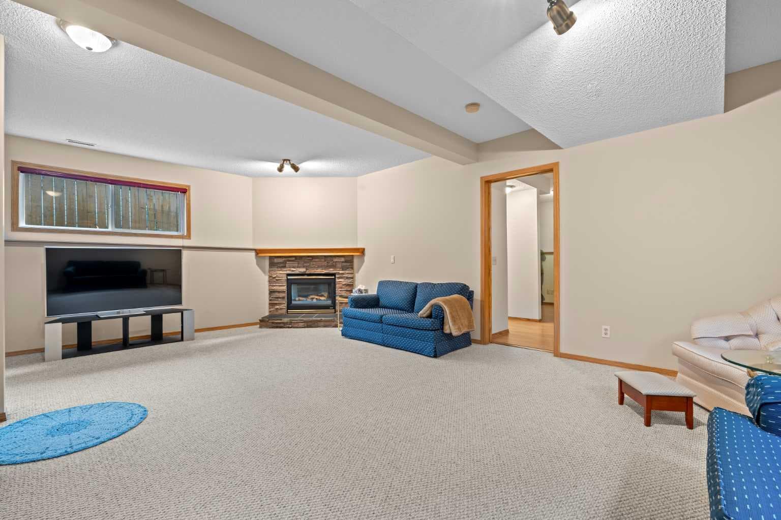 32 Country Hills Mews NW