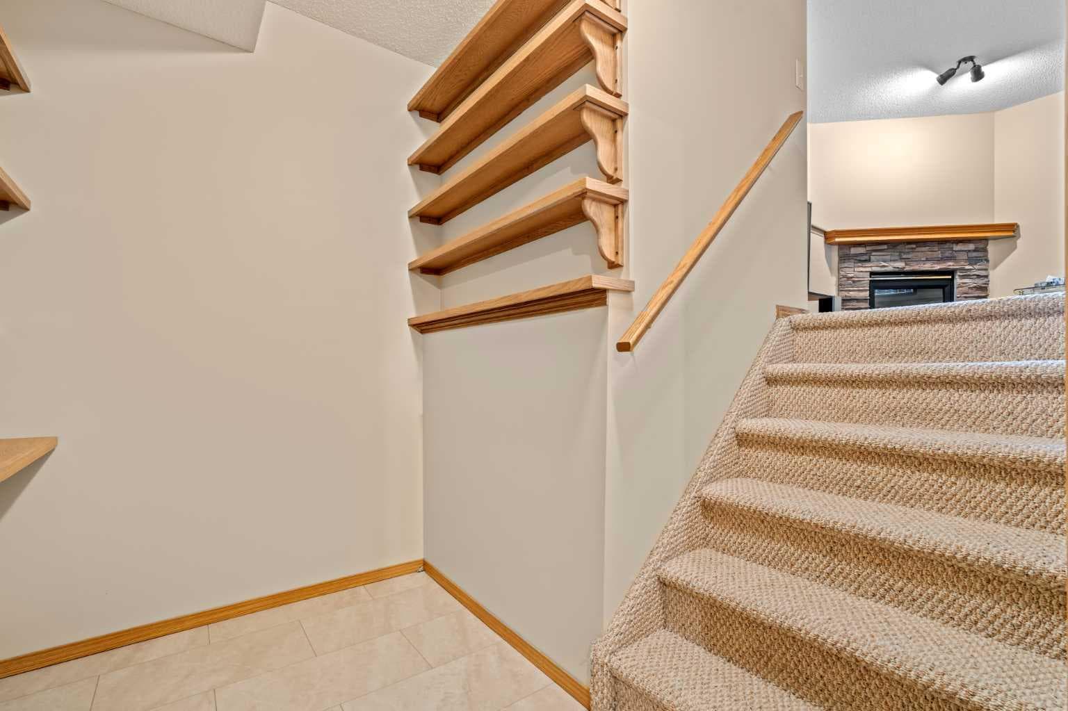 32 Country Hills Mews NW