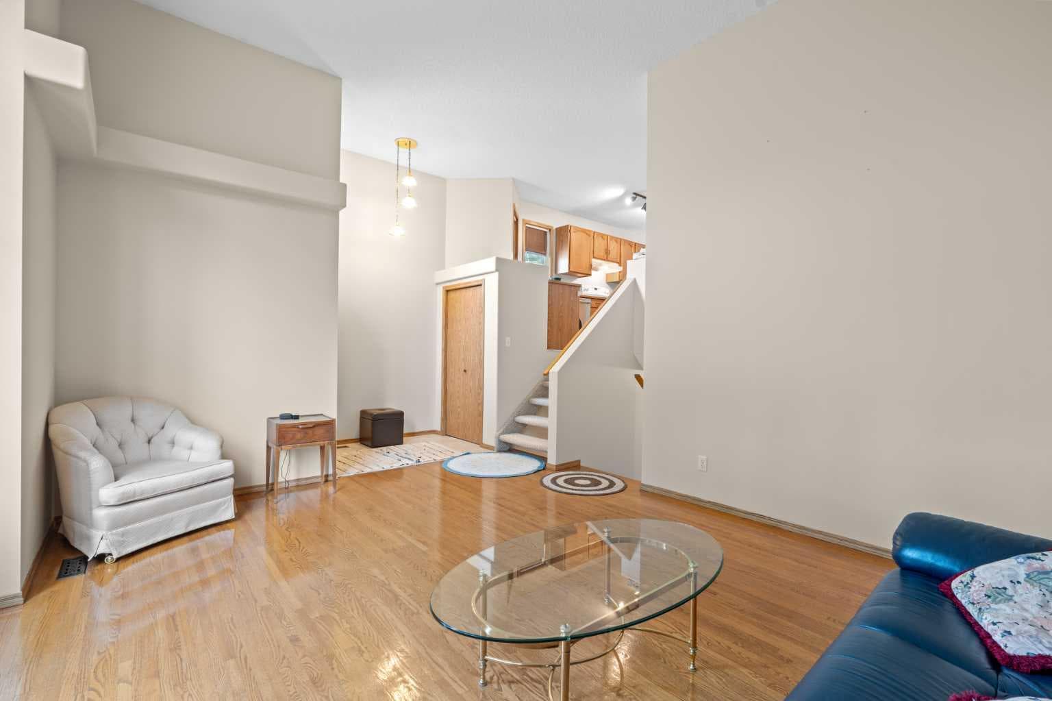 32 Country Hills Mews NW