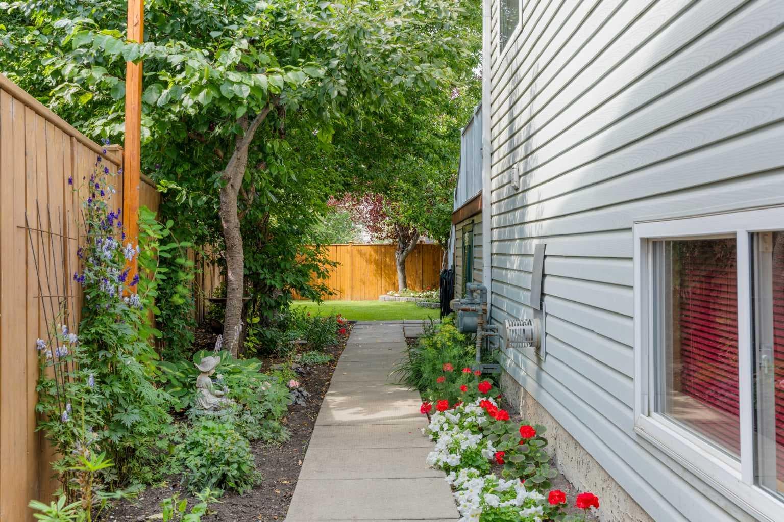 32 Country Hills Mews NW