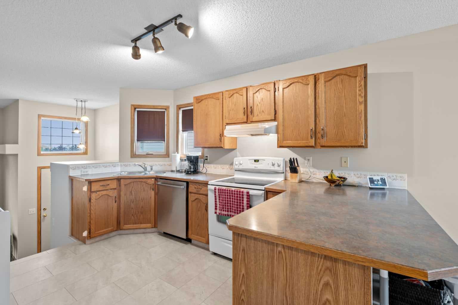 32 Country Hills Mews NW