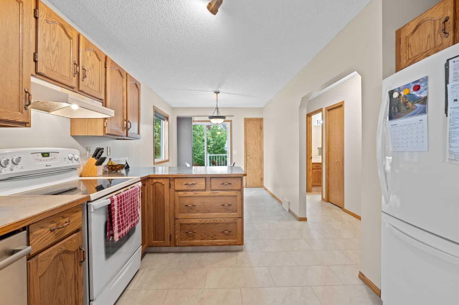 32 Country Hills Mews NW
