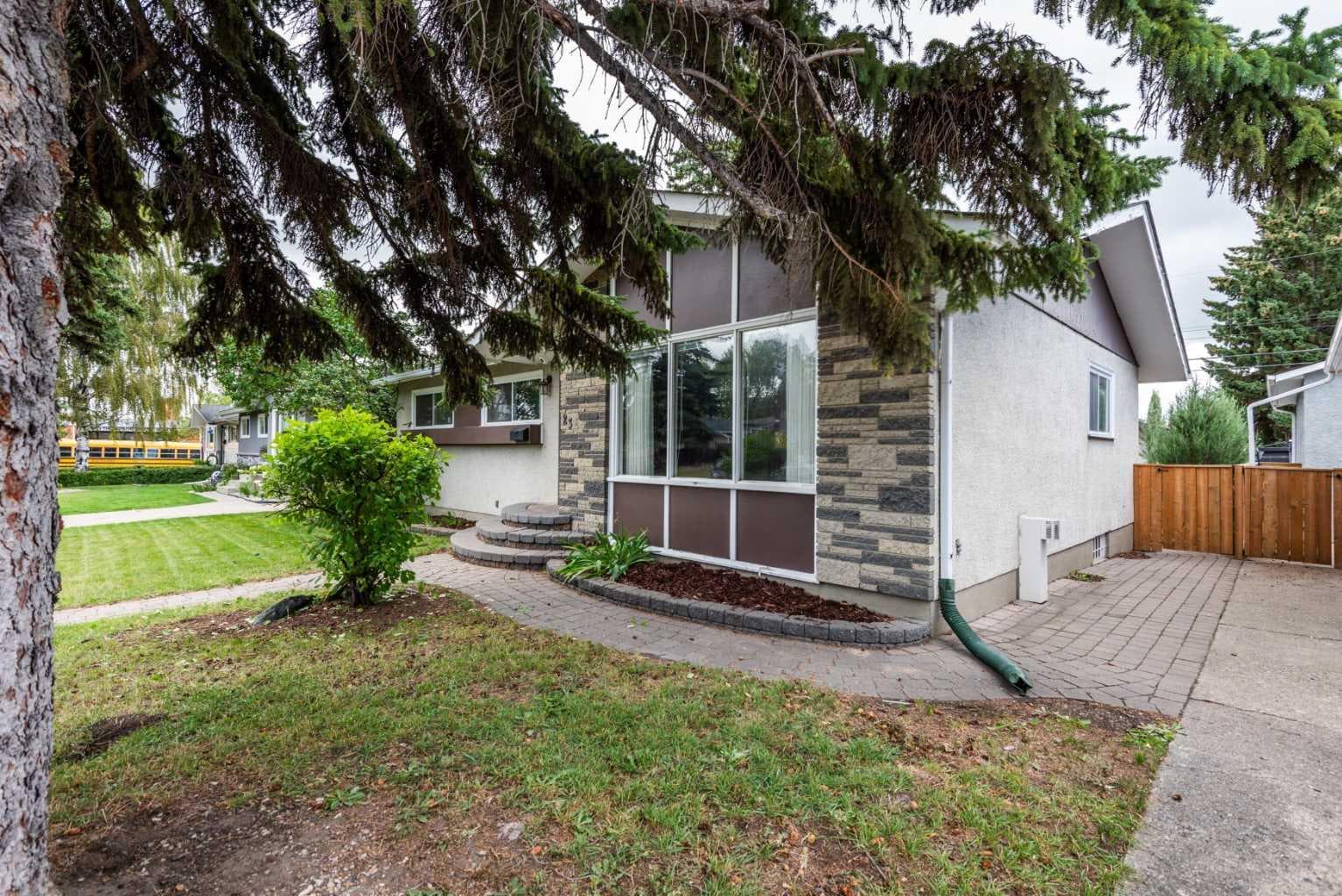 23 Arbour Crescent SE